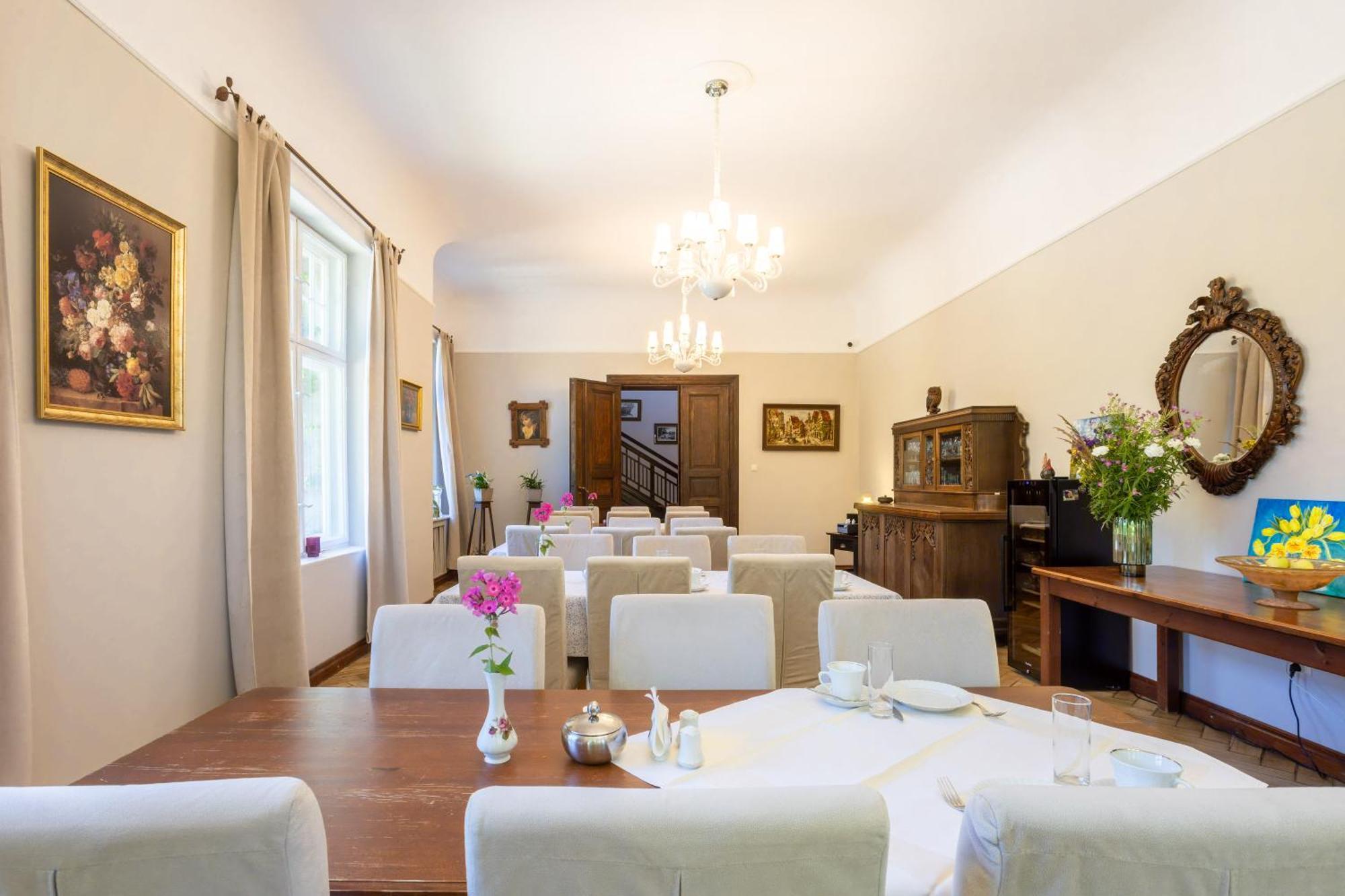 Palac Mysliwski Orle Solutions Мирославец Екстериор снимка